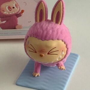 Lazy Yoga Labubu Sweating pink with blue mat Pop Mart - No more box